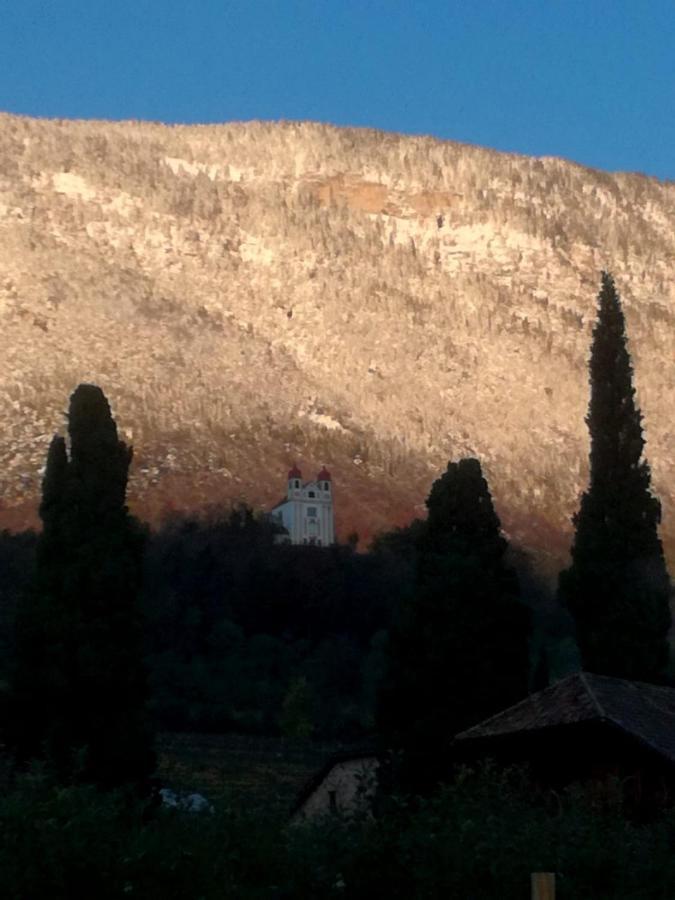 Ferienwohnung Ansitz Jenner Eppan an der Weinstraße Exterior foto